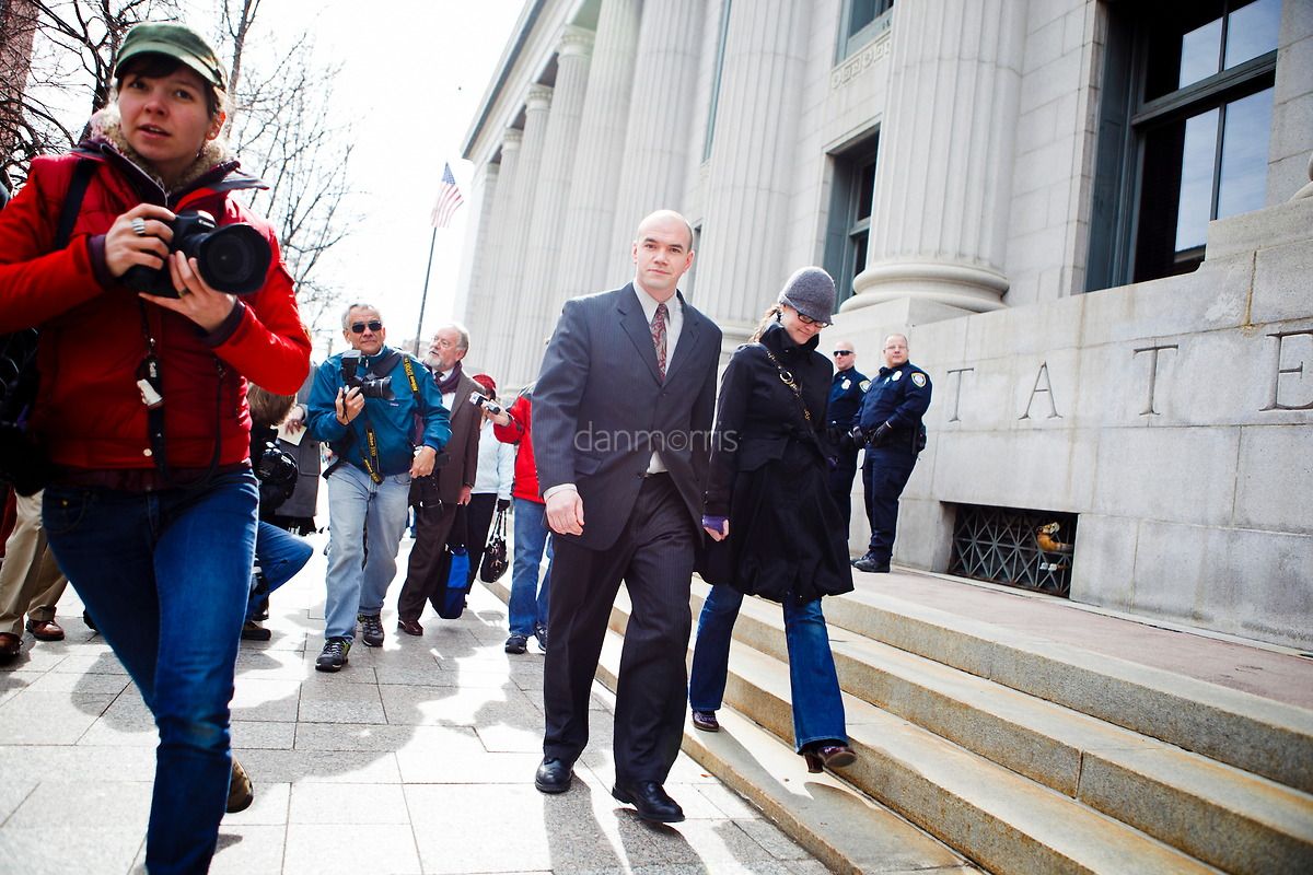 Photo By: Dan Morris Tim DeChristopher entering the Federal Courthouse in downtown Salt Lake City. Tim DeChristopher is facing ten years in prison on two felony charges for derailing an illegal sale of public land from the outgoing Bush administration to private oil and gas developers. (Dan Morris)