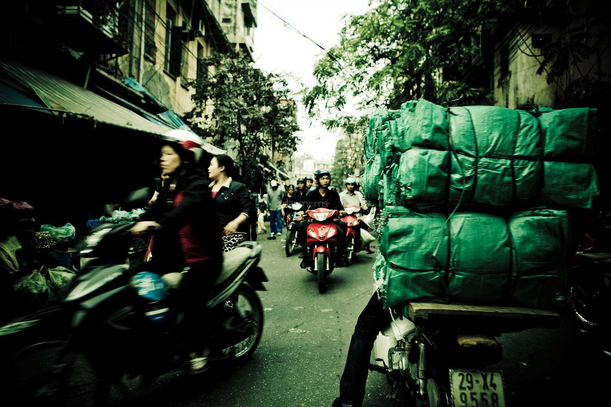 Street Scene Rush hour, French Quarter, Hanoi, Vietnam (Dan Morris Photography)